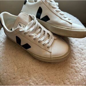 Vejas white sneakers